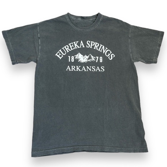 Comfort Colors Tee Shirt Eureka Springs Arkansas Size Medium Gray White Graphic - Picture 1 of 9
